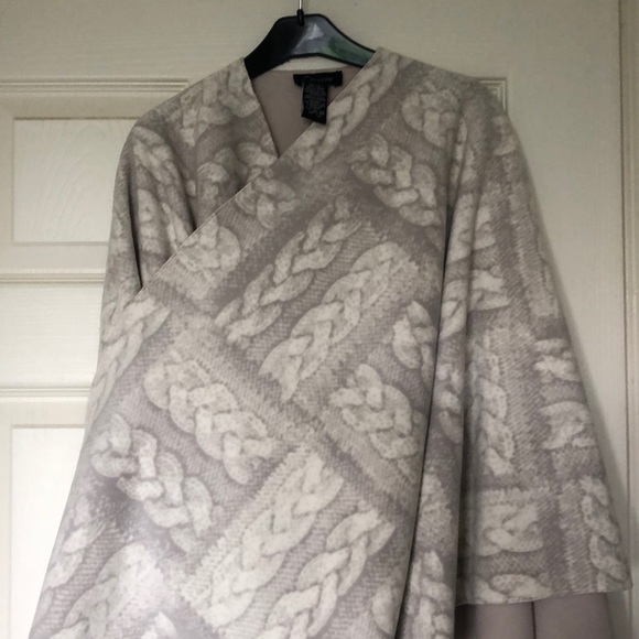 Shawl/Wrap - Picture 2 of 4